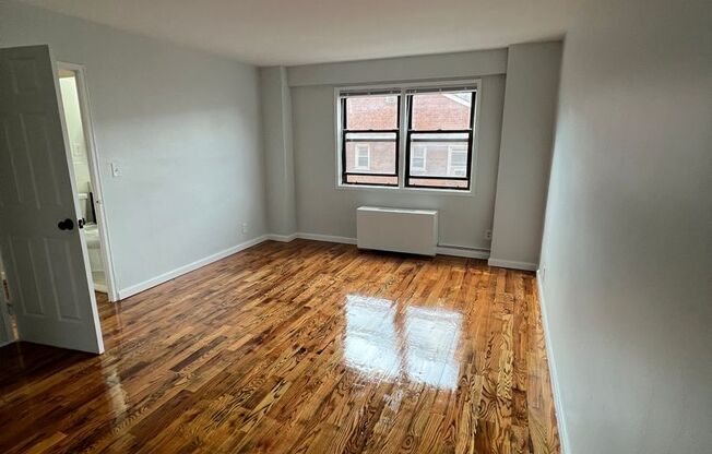 1 bed, 1 bath, $1,650, Unit 243-5C