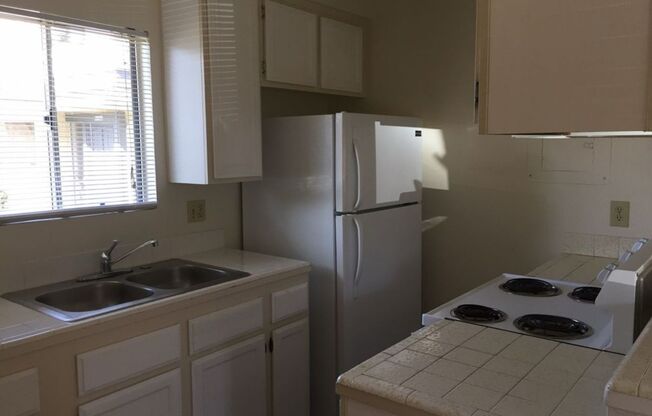 2 beds, 1 bath, $2,295