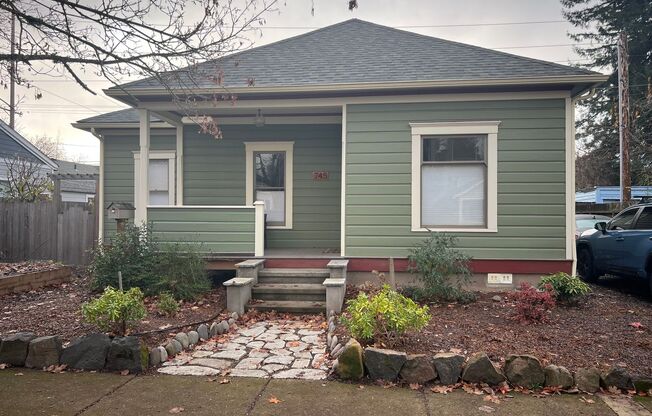 Renovated 3 Bedroom/ 2 Bath Home- Available Jan 15, 2025