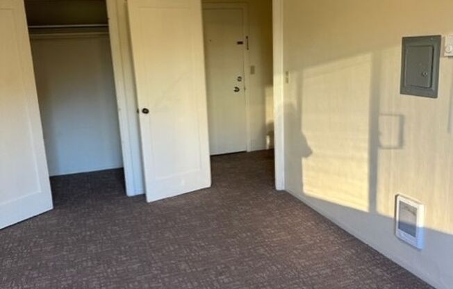 1 bed, 1 bath, 548 sqft, $1,249, Unit 404A