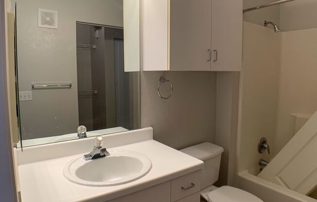 2 beds, 2 baths, $1,850, Unit Unit 224
