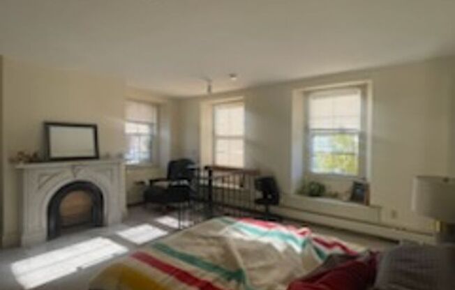 1 bed, 1 bath, $1,620, Unit 10 Washington - Unit 2