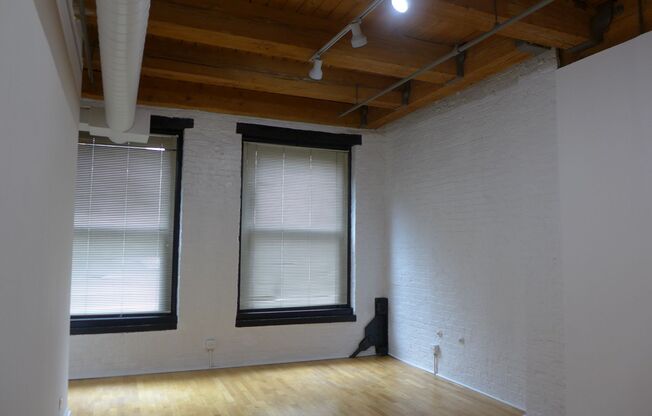 1 bed, 1 bath, 770 sqft, $1,950, Unit 207