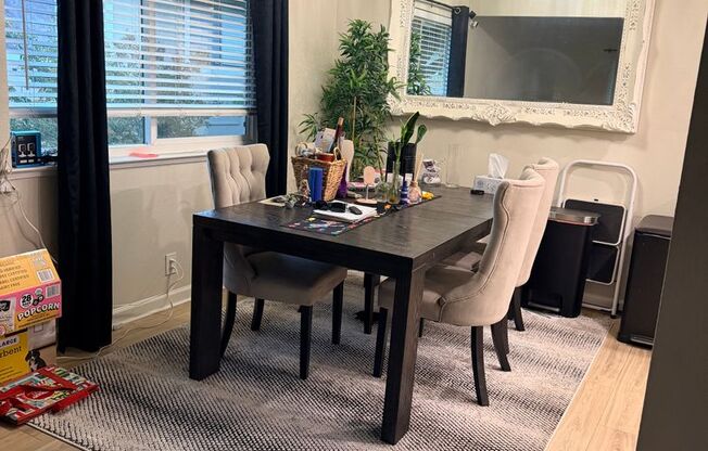 MOVE-IN SPECIAL: $200 OFF YOUR FIRST MONTH'S RENT!