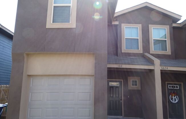 3 beds, 2.5 baths, $1,450