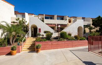 2 beds, 1.5 baths, 885 sqft, $2,295, Unit 030