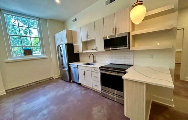 2 beds, 1 bath, 961 sqft, $2,195, Unit 108