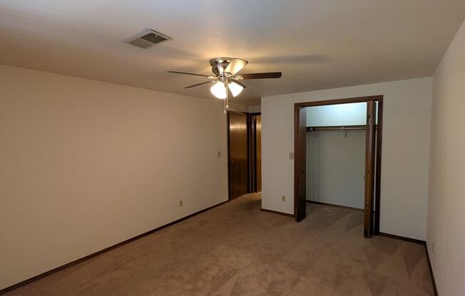 2 beds, 2 baths, 1,034 sqft, $1,229, Unit 1401 074