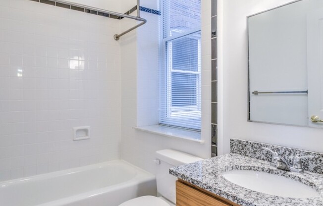 1 bed, 1 bath, 665 sqft, $1,050, Unit E