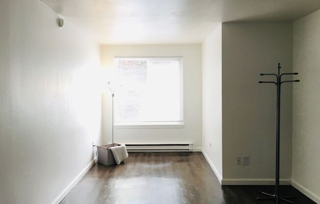 2 beds, 1.5 baths, 1,200 sqft, $2,500, Unit 212