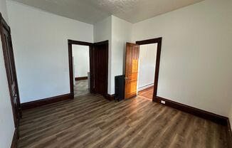 2 beds, 1 bath, $1,195, Unit Apt 3