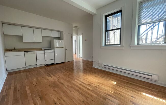 1 bed, 1 bath, 410 sqft, $1,499, Unit 3530 Louisa St. #18