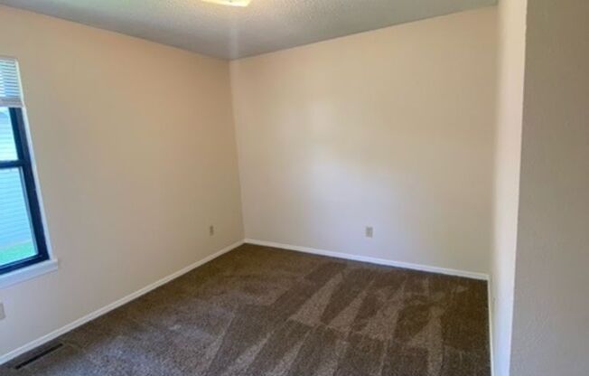 2 beds, 1 bath, $795