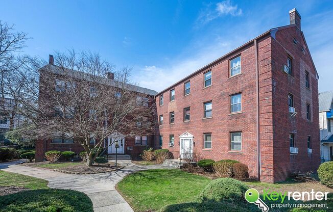 Renovated Studio with easy access to NYC