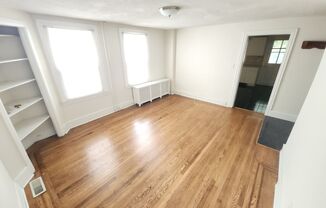 2 beds, 1 bath, $2,000