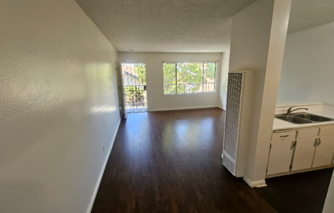 1023 BROAD AVE