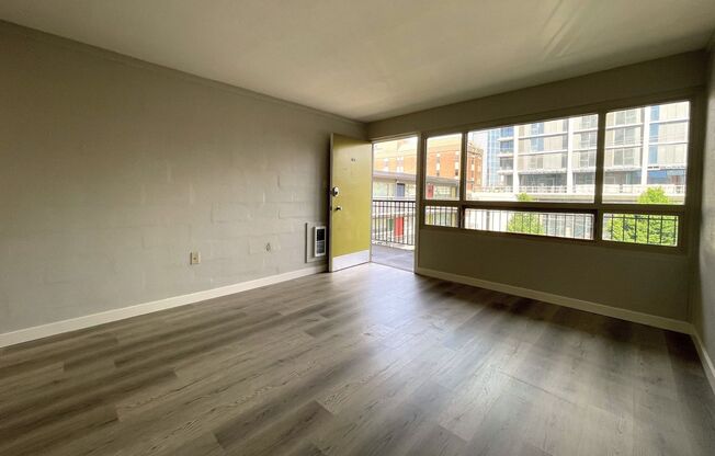 1 bed, 1 bath, 350 sqft, $1,195, Unit 309