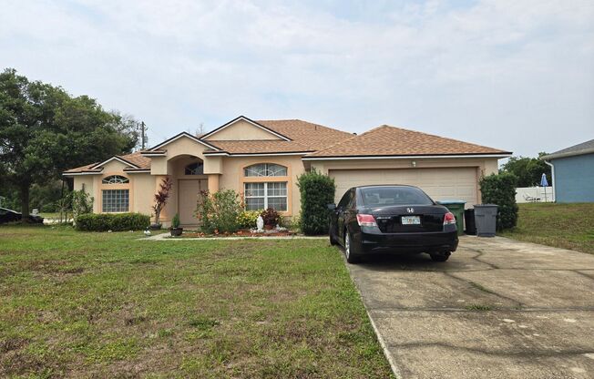 EFFICIENCY IN DELTONA AVAILABLE NOW, UTILITIES INCLUDED $1150
