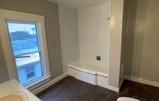 1 bed, 1 bath, 528 sqft, $695, Unit Apt 3