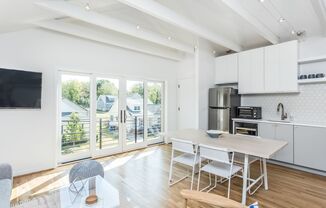 123 Idlewild Ave