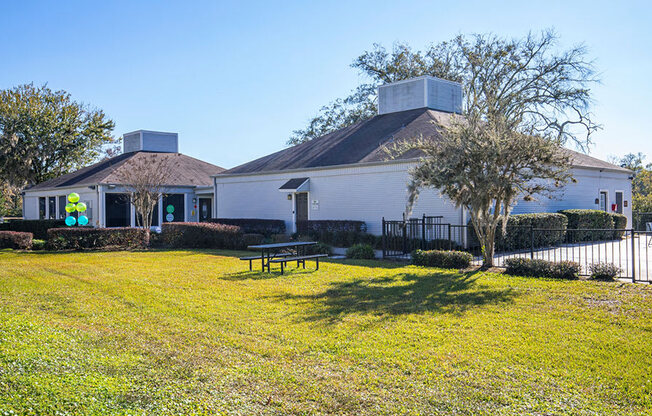 The Element at River Pointe apartments in Jacksonville Florida photo of leasing office building