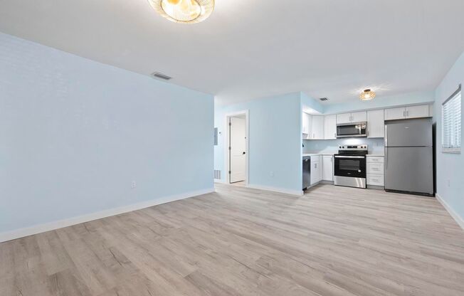 GORGEOUS FULLY RENOVATED 2ND FLOOR 2 BEDROOM 1 BATHROOM CONDO LOCATED JUST 5 MINUTES FROM VENICE BEACH!
