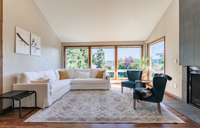 242 W LK SAMMAMISH PKWY SE