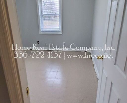 2 beds, 1 bath, $695, Unit 609-D