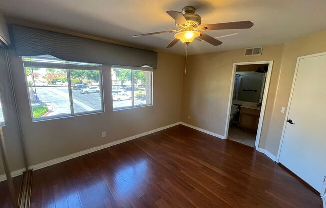 Modern 3-Bed, 3-Bath Condo with Garage & Pool Access – El Cajon