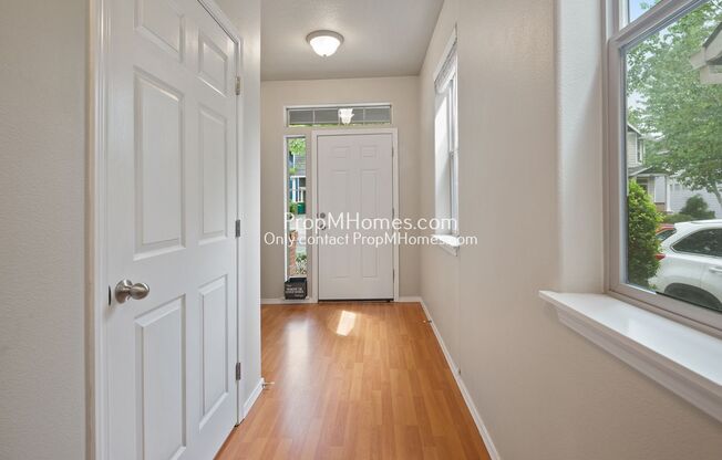 Light & Bright Three Bedroom Home in Aloha!