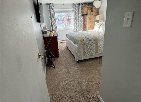 1 bed, 1 bath, 615 sqft, $1,900, Unit 18