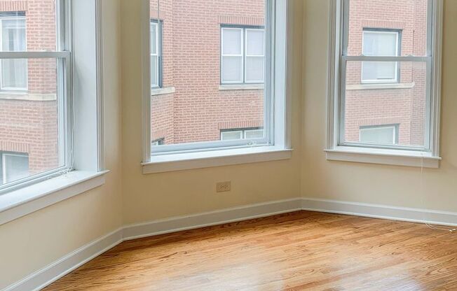 2 beds, 1 bath, 730 sqft, $2,895, Unit 853-2N