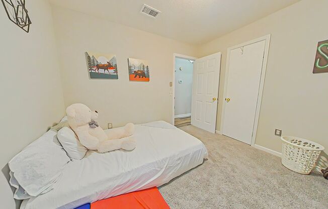 3 Bed 2 Bath with a POOL in Martinez!
