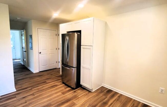 1 bed, 1 bath, $1,450, Unit 5511 Carter Ave. Unit 3