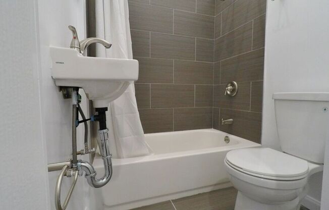 518 7th Street Unit 06