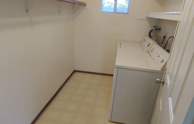 1 bed, 1 bath, $1,000, Unit # #C