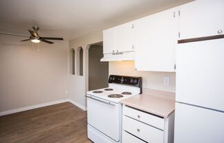 2 beds, 1 bath, 807 sqft, $1,695, Unit E6