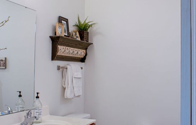 1 bed, 1 bath, 593 sqft, $1,135, Unit 434