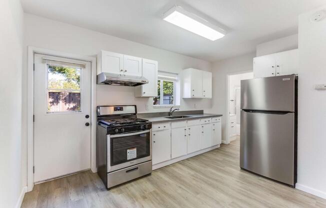 54 ANNIE LAURIE ST