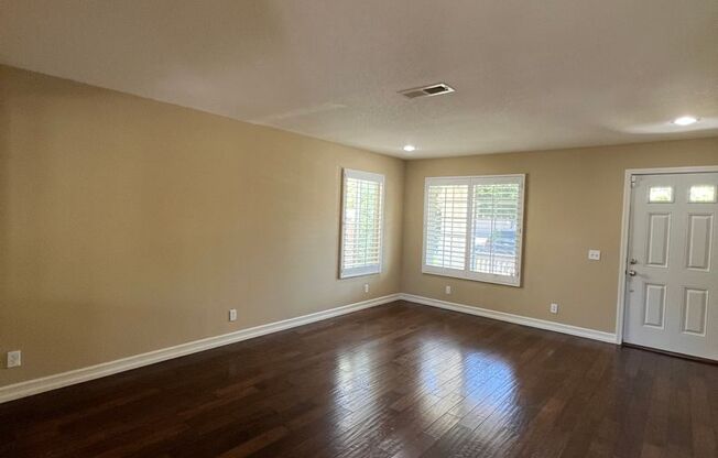 Tustin 3 bed 2.5 bath + office and bonus room