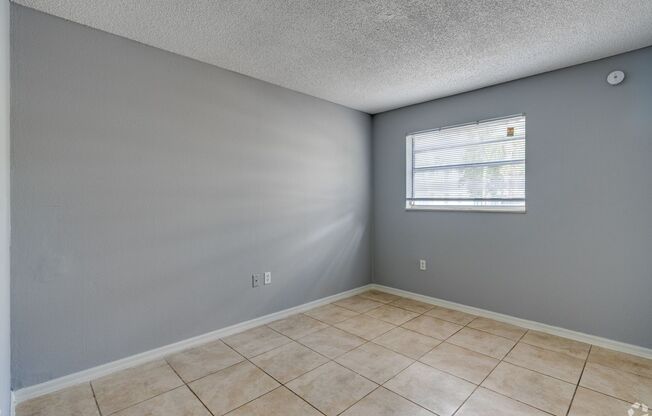 2 beds, 2 baths, 949 sqft, $1,865, Unit 415-204