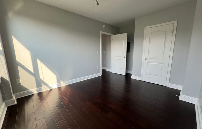 2 beds, 1 bath, 1,050 sqft, $2,350, Unit 5721 Elwood St. #C2