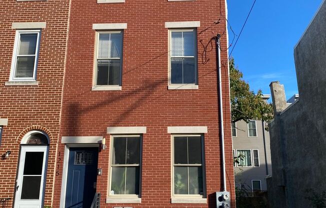 Newly Renovated 3-Bedroom Apartment in Brewerytown! Available mid-January!