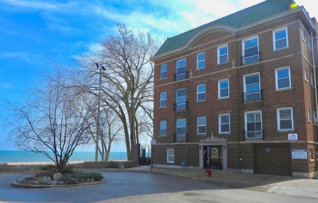 1 bed, 1 bath, $1,595, Unit 1051-3B