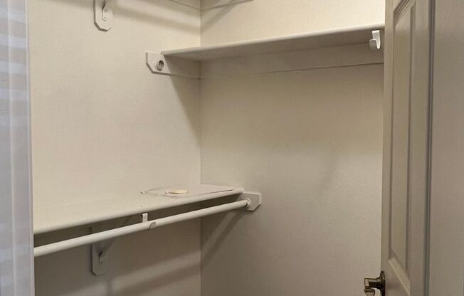 2 beds, 2 baths, $2,275, Unit # 5523