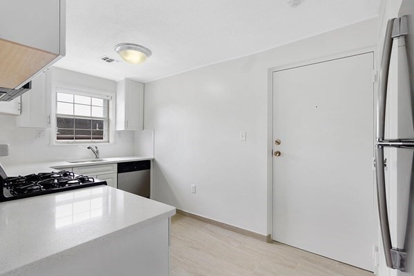 1 bed, 1 bath, 800 sqft, $2,400, Unit 3A