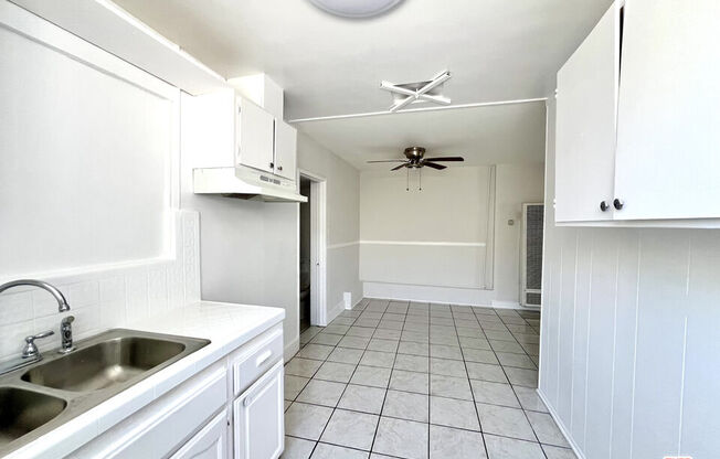 3260 E 4 ST