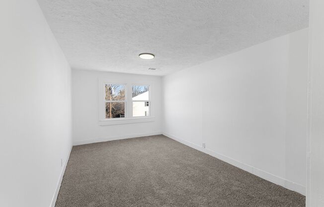 3042 Greenwood Ave