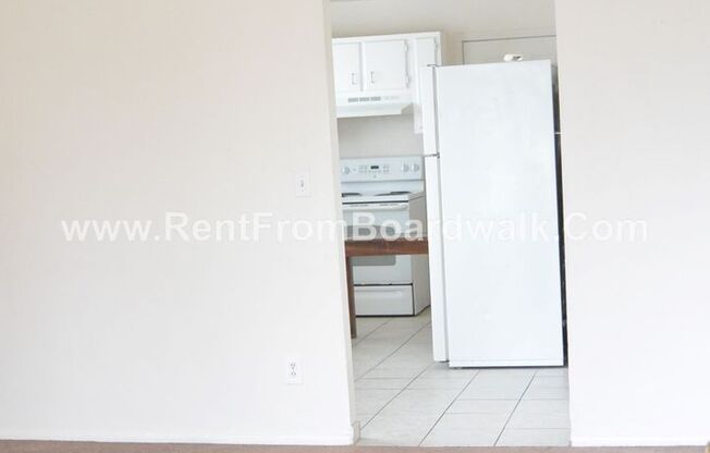 2 beds, 1 bath, 832 sqft, $1,375