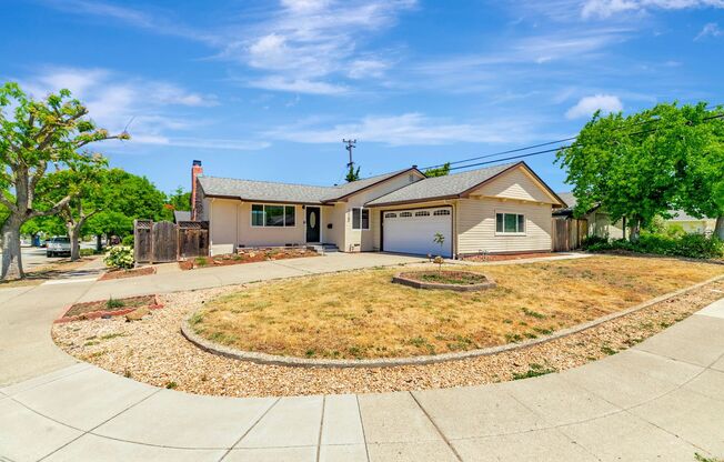 Move-In Ready Cambrian Gem – New Appliances and many upgrades!